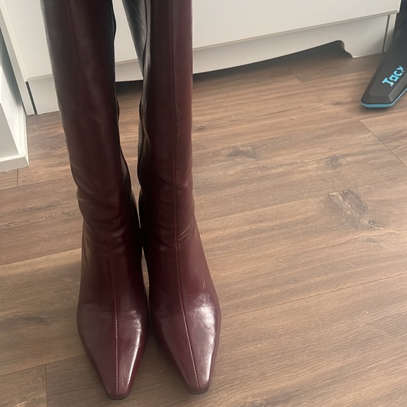 High boots - Picture 2 of 3